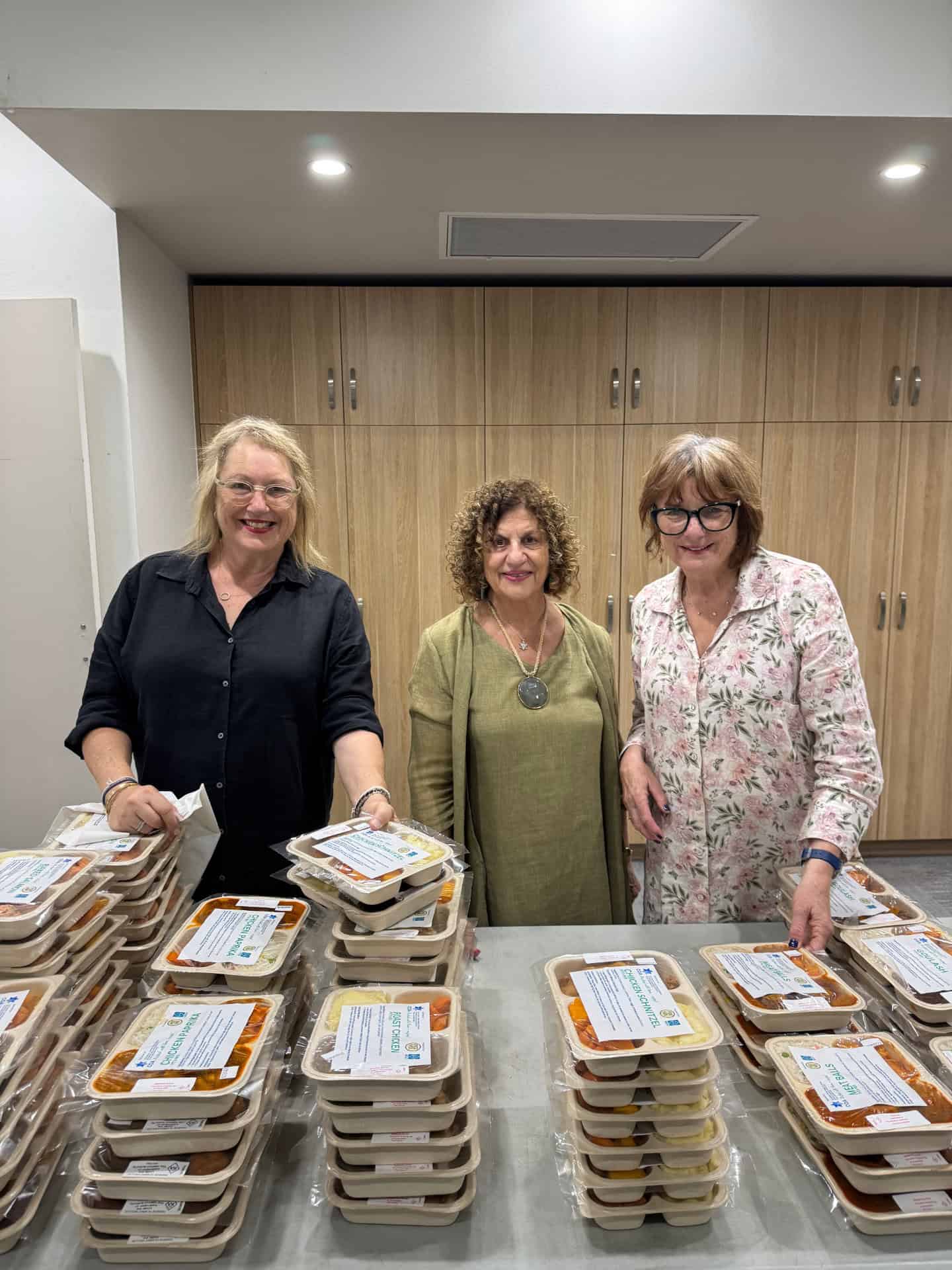 coa volunteers kosher meals